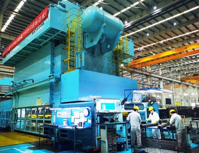 决战四季度，汽车配件企业生产忙，家具企业迎挑战